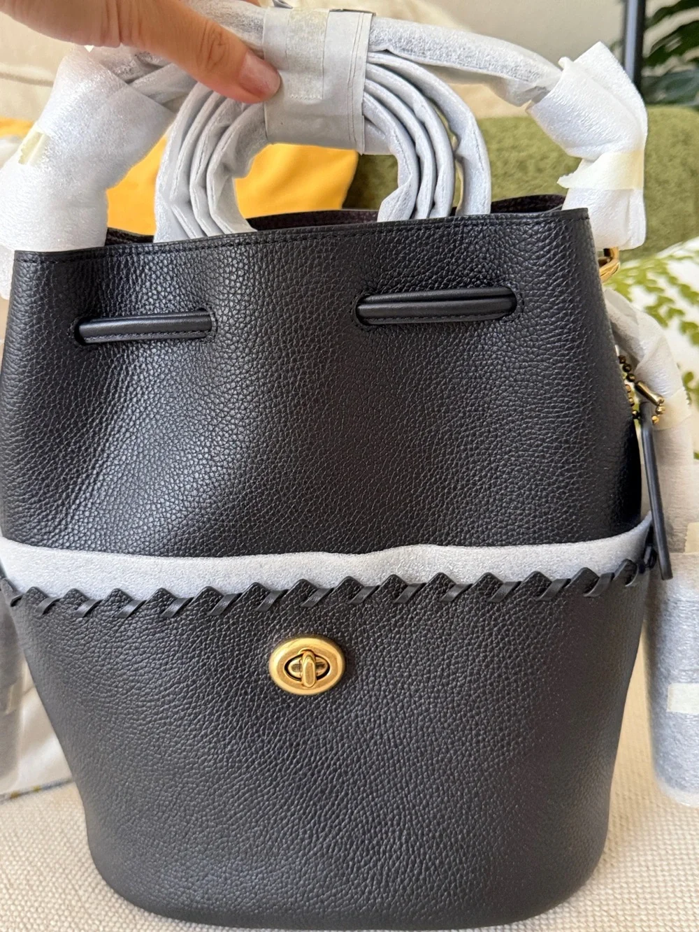 Coach Brand new Lora bucket bag with Gold-Tone Turnlock